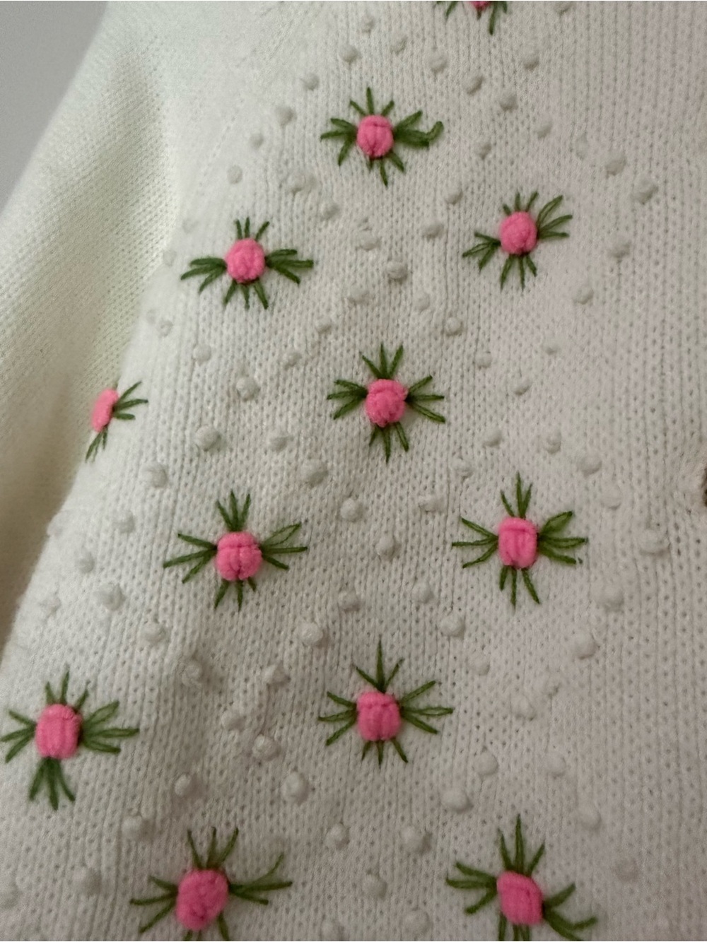 Adorable grandmacore embroidered sweater medium